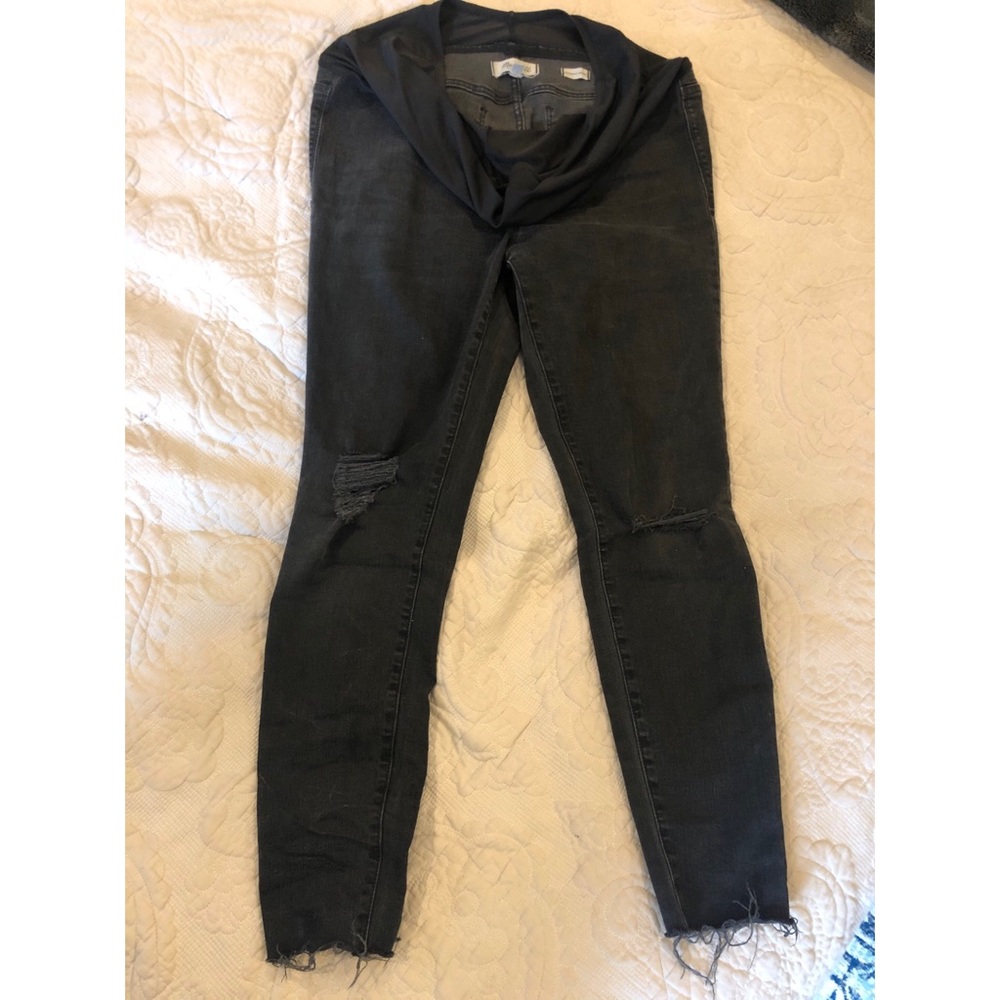 Madewell maternity skinny jeans over the belly